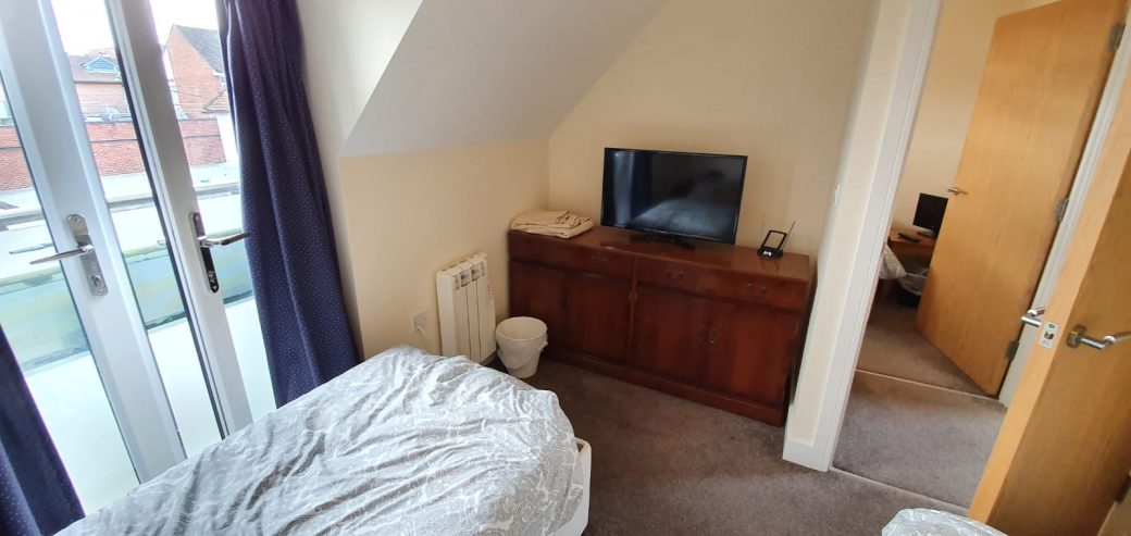 WB Lettings 2 Buttercross Walk Thatcham 2 bed 1 bath town centre (4)