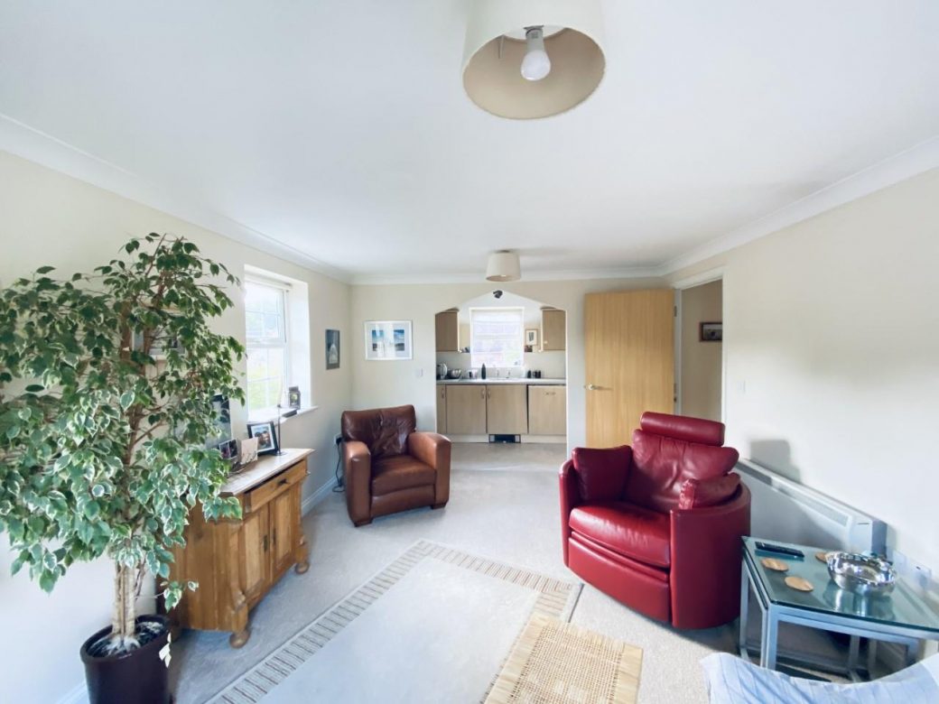 WB Lettings 28 Cormorant Wood Flat 2 bed 2 bath parking garage Newbury (2)