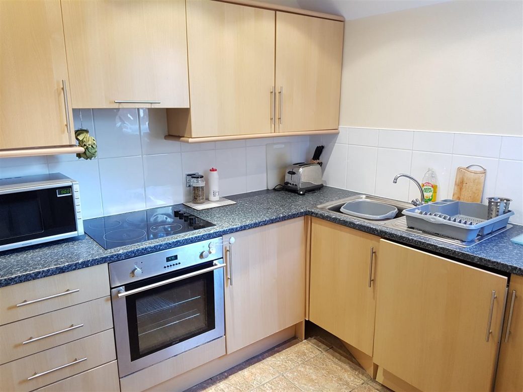 WB Lettings Ltd 2 Blueberry Court Newbury 1 bed 1 bath Flat (6)